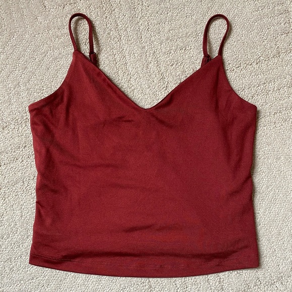 Red tanktop - Picture 2 of 4